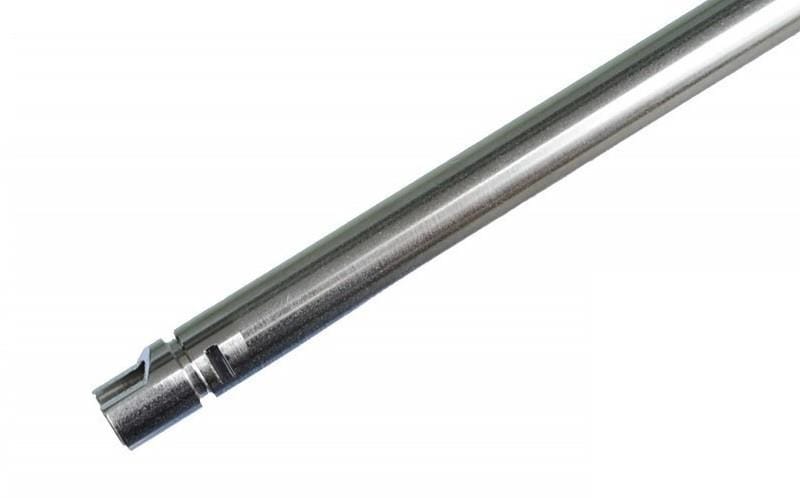 13596